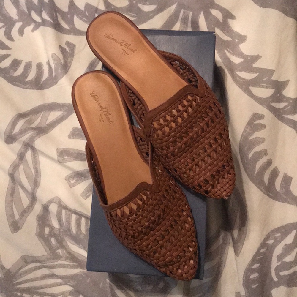 Universal thread Flats